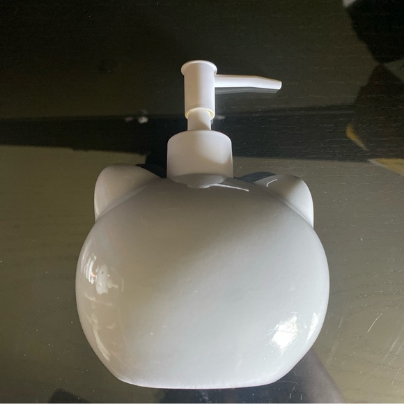 NWT Sanrio Hello Kitty Soap Dispenser Set - Picture 4 of 7